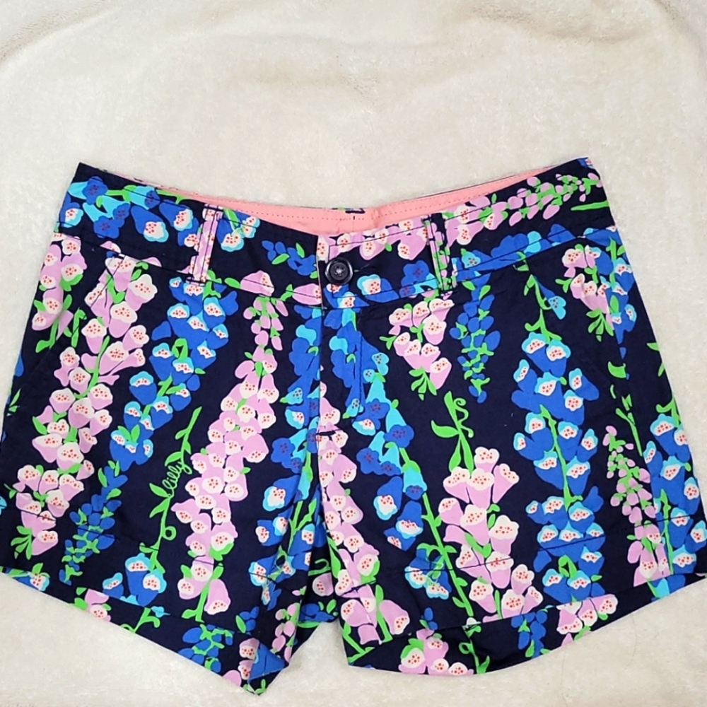 Lilly Pulitzer Callahan Chino Shorts in Foxy Foxglove Print – Size 00
